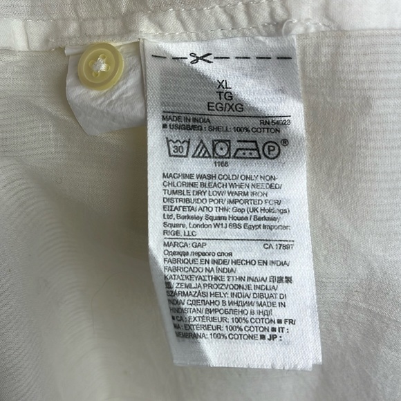 GAP OPTIC WHITE SEMI SHEER BUTTON DOWN BLOUSE PLEATS NWT SIZE XL - Picture 10 of 12